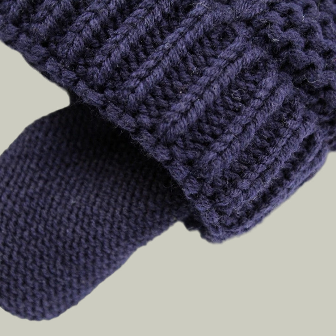 Bonnet Bébé Tricoté à Pompons – Chaleur & Douceur pour l’Hiver